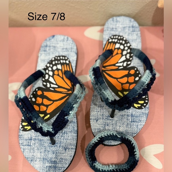 Shoes - Crochet decorated flip flops